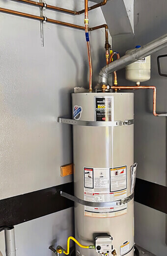 https://plumberdoubleview.com.au/uploads/2025/06/hot-water-755205.jpg